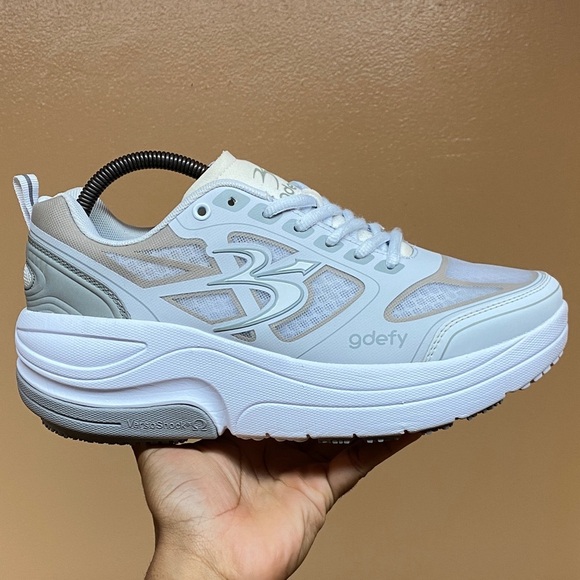 Gdefy Gravity Defyer Ion Orthopedic Sneakers “White Gray” Size 9